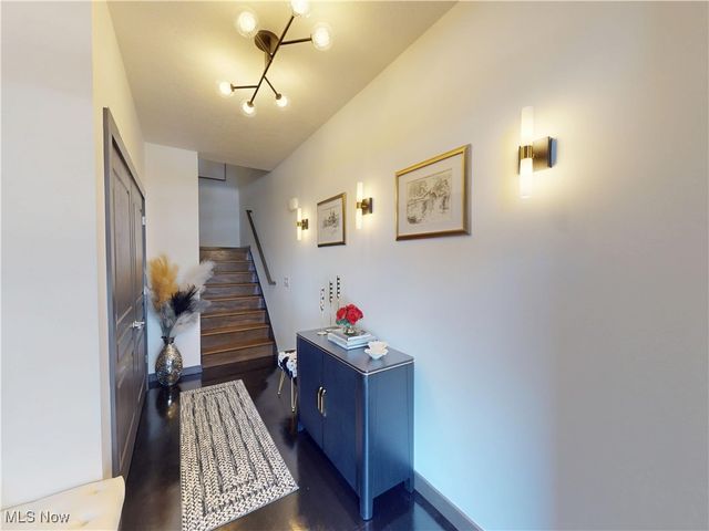 121 N Howard Street, Akron, OH 44308