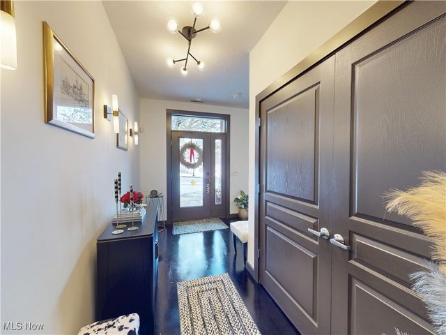 121 N Howard Street, Akron, OH 44308