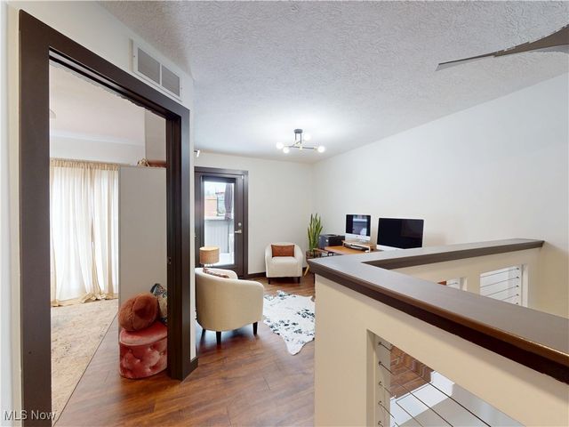 121 N Howard Street, Akron, OH 44308