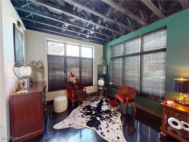 121 N Howard Street, Akron, OH 44308