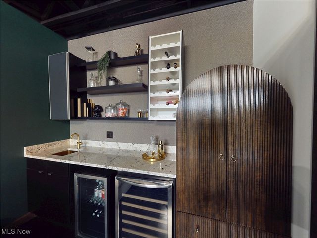 121 N Howard Street, Akron, OH 44308