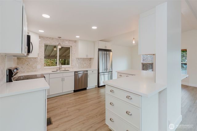 6897 Capricorn Lane NE, Bremerton, WA 98311