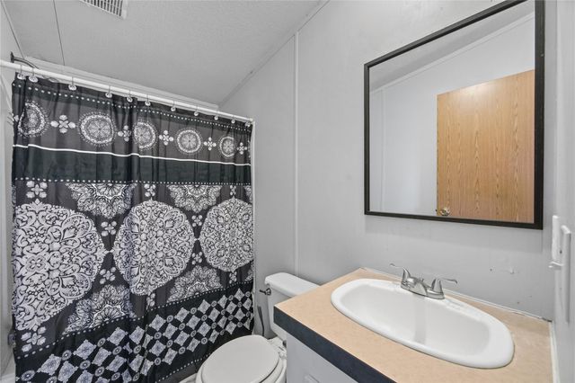 139 Henry, Livingston, TX 77351