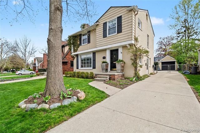 32240 Auburn Drive, Beverly Hills, MI 48025