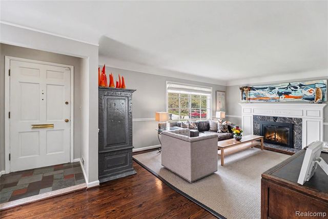 32240 Auburn Drive, Beverly Hills, MI 48025