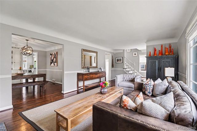 32240 Auburn Drive, Beverly Hills, MI 48025