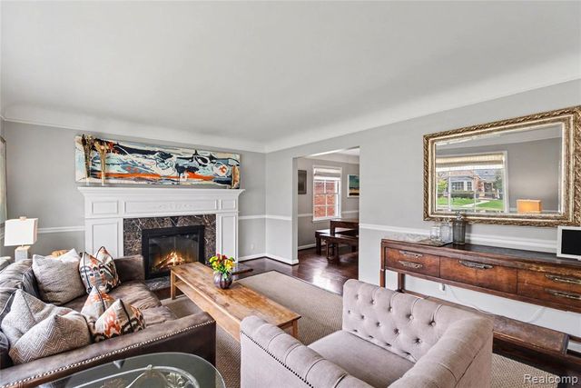 32240 Auburn Drive, Beverly Hills, MI 48025