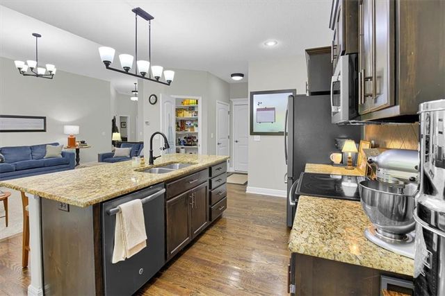 408 Lee Drive, Kearney, MO 64060