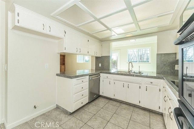 5840 E Illinois Avenue, Fresno, CA 93727