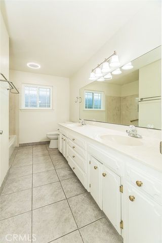 5840 E Illinois Avenue, Fresno, CA 93727