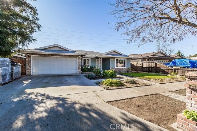 5840 E Illinois Avenue, Fresno, CA 93727
