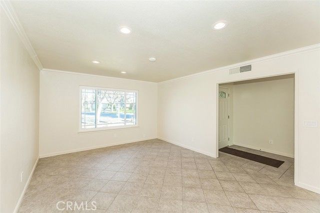 5840 E Illinois Avenue, Fresno, CA 93727