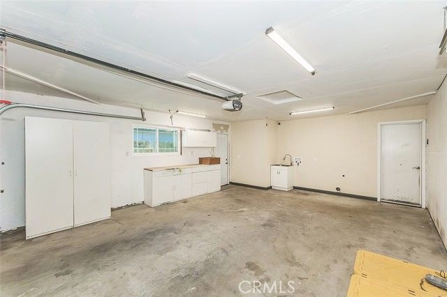 5840 E Illinois Avenue, Fresno, CA 93727