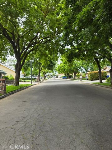 5840 E Illinois Avenue, Fresno, CA 93727