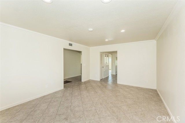 5840 E Illinois Avenue, Fresno, CA 93727