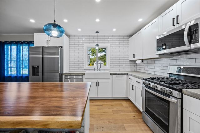 12 West Parkway, Victor, NY 14564
