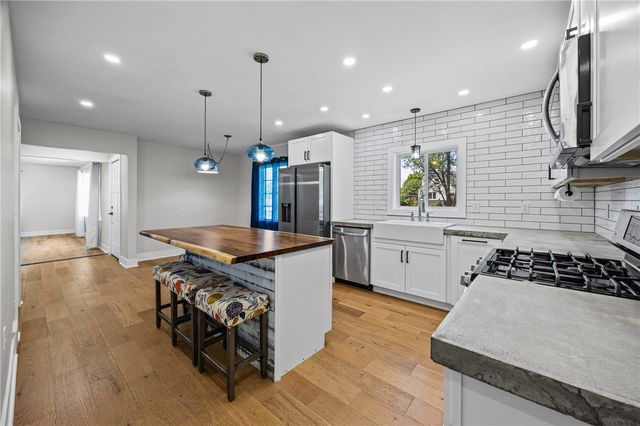 12 West Parkway, Victor, NY 14564