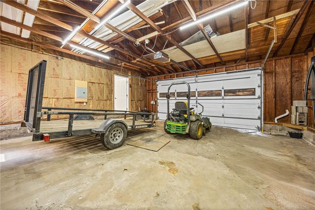 12 West Parkway, Victor, NY 14564