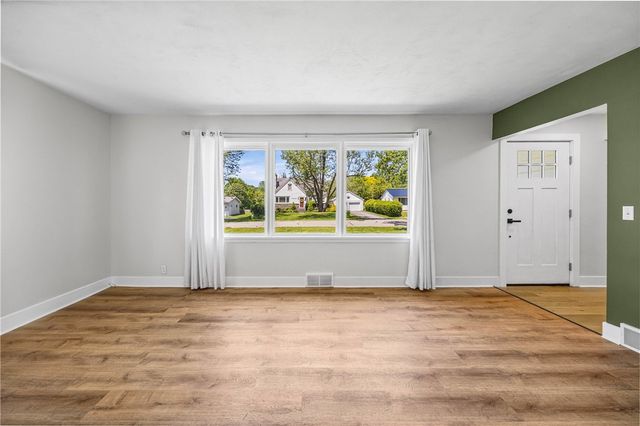 12 West Parkway, Victor, NY 14564