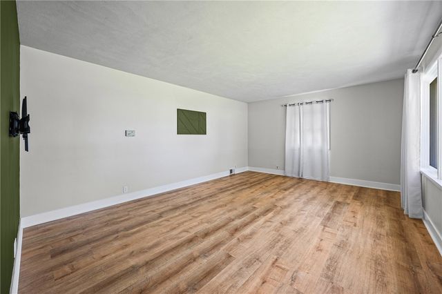 12 West Parkway, Victor, NY 14564