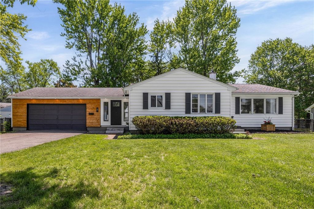 12 West Parkway, Victor, NY 14564