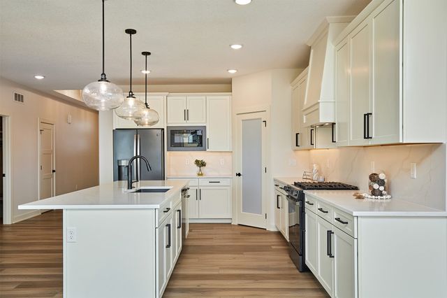 18298 Hidden Knoll, Clive, IA 50325