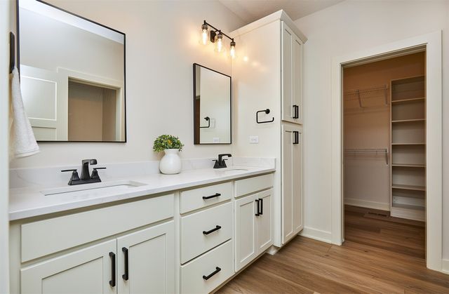 18298 Hidden Knoll, Clive, IA 50325