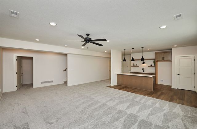 18298 Hidden Knoll, Clive, IA 50325