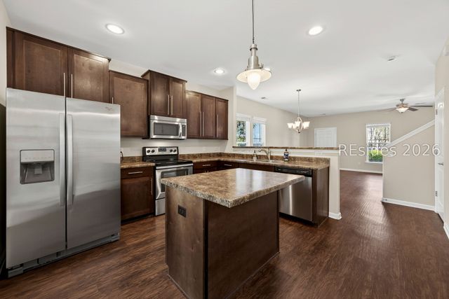 10 Moon Beam Ct, Bluffton, SC 29910