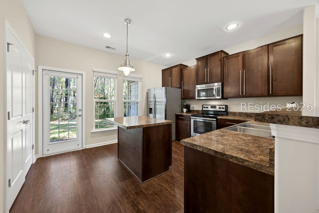 10 Moon Beam Ct, Bluffton, SC 29910