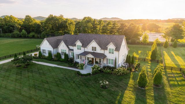 1727 Swansons Ridge Dr, Franklin, TN 37064