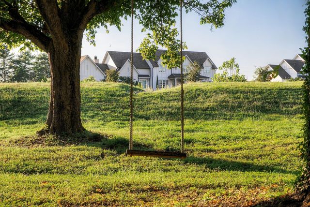 1727 Swansons Ridge Dr, Franklin, TN 37064