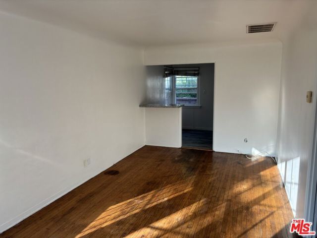 130 E Hillcrest Boulevard B, Inglewood, CA 90301