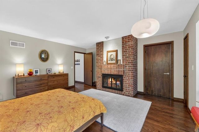 1024 Huntington Road, Kansas City, MO 64113