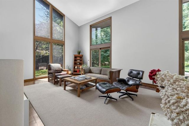 1024 Huntington Road, Kansas City, MO 64113