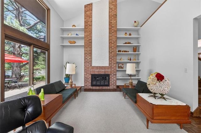 1024 Huntington Road, Kansas City, MO 64113