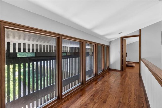 1024 Huntington Road, Kansas City, MO 64113