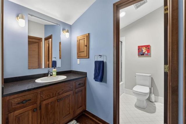 1024 Huntington Road, Kansas City, MO 64113