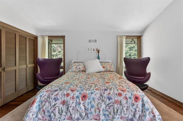 1024 Huntington Road, Kansas City, MO 64113