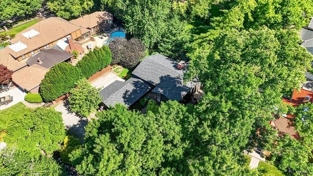 1024 Huntington Road, Kansas City, MO 64113