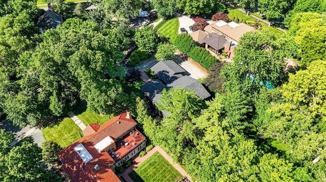 1024 Huntington Road, Kansas City, MO 64113