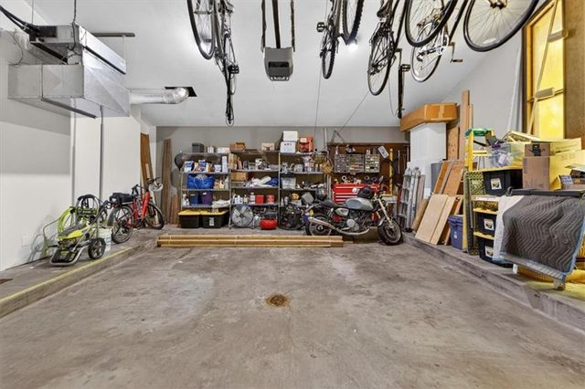 1024 Huntington Road, Kansas City, MO 64113