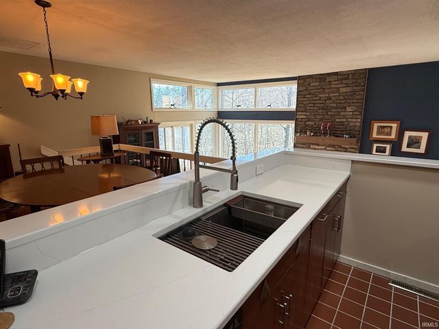 9425 S Pointe Lasalles Dr Unit 50, Bloomington, IN 47401