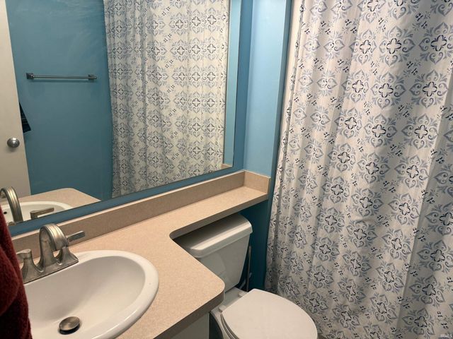 9425 S Pointe Lasalles Dr Unit 50, Bloomington, IN 47401