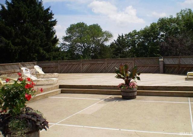 9425 S Pointe Lasalles Dr Unit 50, Bloomington, IN 47401