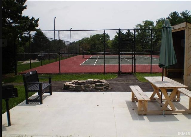 9425 S Pointe Lasalles Dr Unit 50, Bloomington, IN 47401