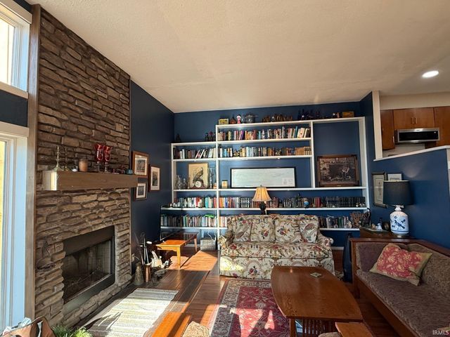 9425 S Pointe Lasalles Dr Unit 50, Bloomington, IN 47401