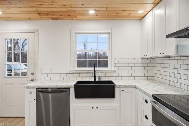 138 Durham Lane, Mount Airy, NC 27030