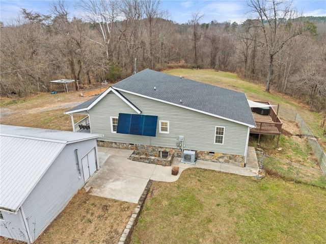 138 Durham Lane, Mount Airy, NC 27030