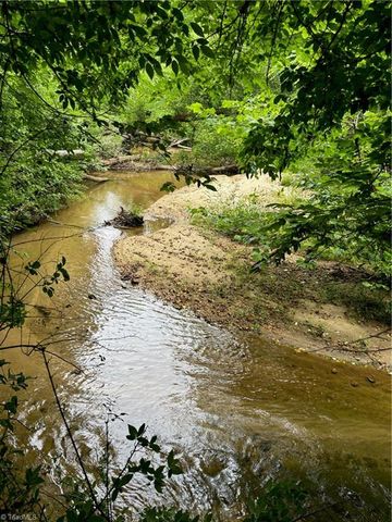 138 Durham Lane, Mount Airy, NC 27030